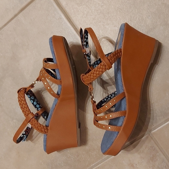 Tommy Hilfiger Girls Wedge Sandals - Picture 2 of 9